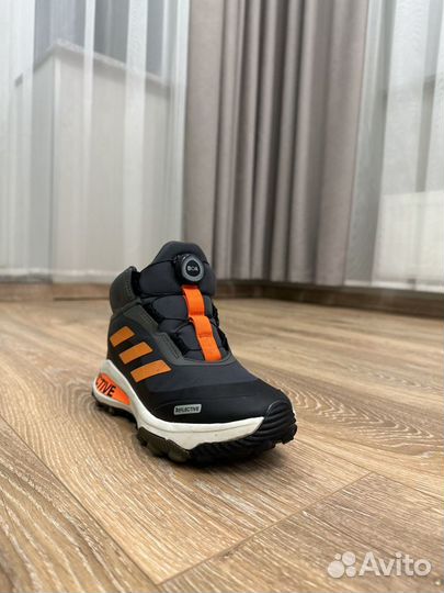 Кроссовки Adidas зимние размер 34