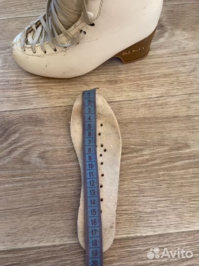 Фигурные коньки edea