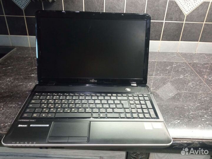 Fujitsu lifebook AH531