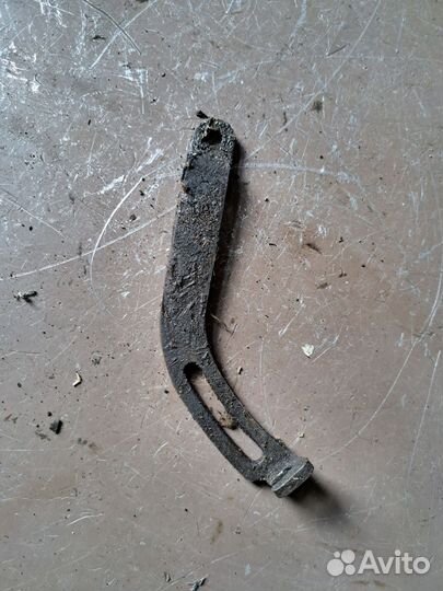 Кронштейн генератора Hyundai Sonata 3