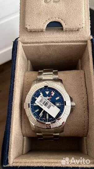 Часы Breitling Avenger Automatic GMT 45