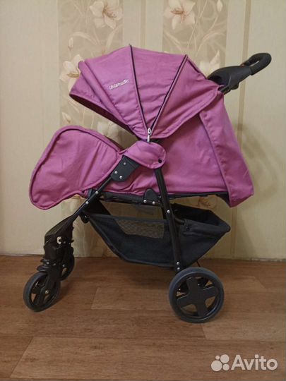 Прогулочная коляска