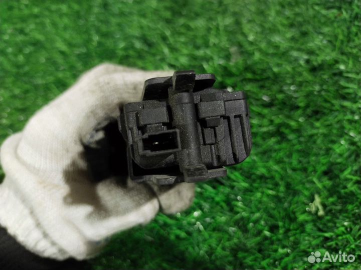 Активатор лючка бензобака Opel Meriva (A) I