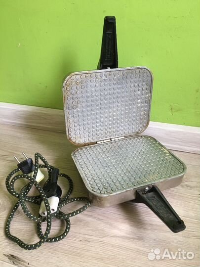 Электрическая вафельница СССР