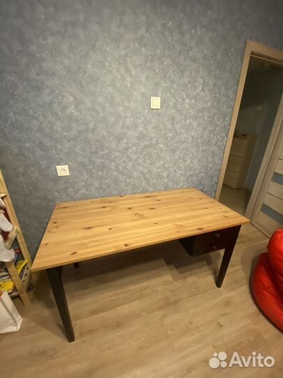 Письменный стол IKEA