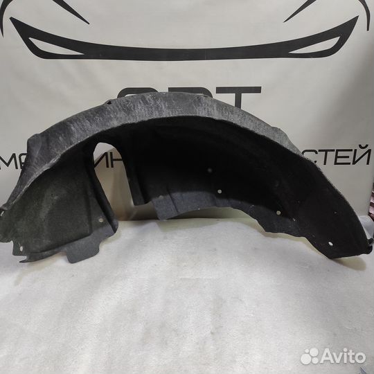 Подкрылок задний правый Toyota Auris E150