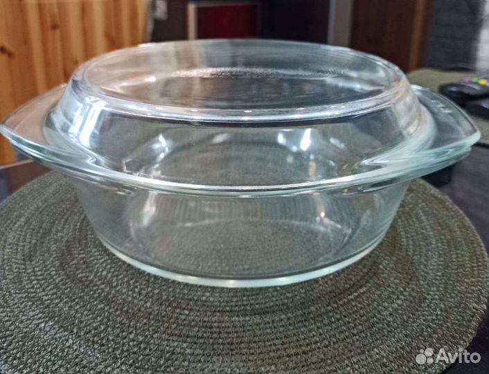 Стеклянная кастрюля