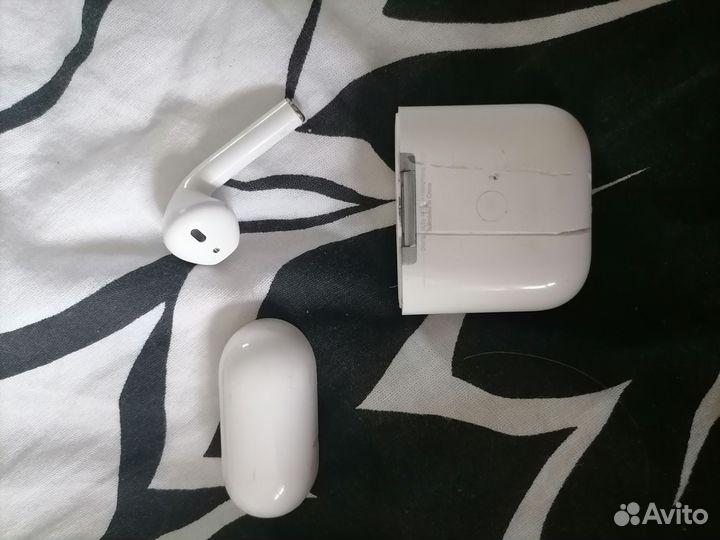 Беспроводные наушники apple airpods2