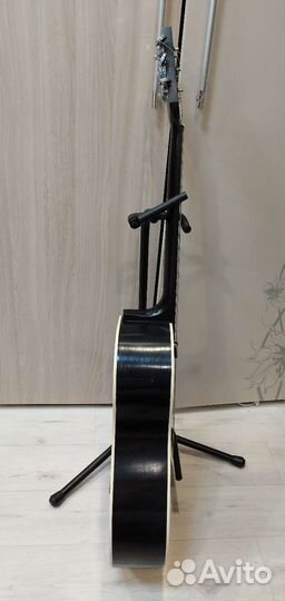 Акустическая гитара