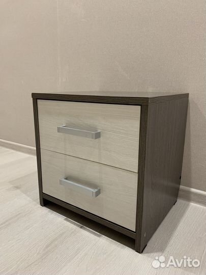 Тумба прикроватная