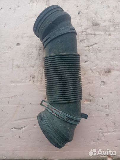 1K0129684L Патрубок воздушного фильтра VAG