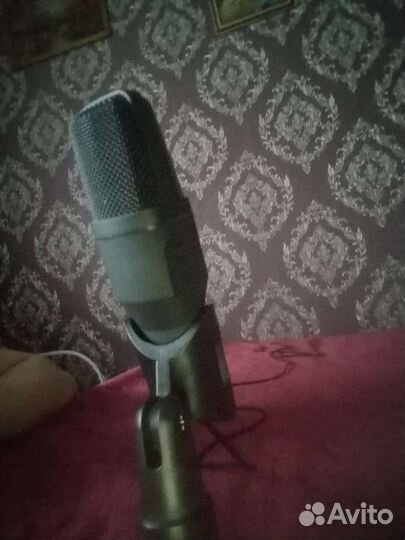 Студийный микрофон