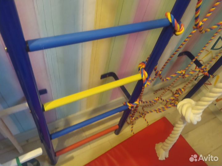 Детская спортивная стенка