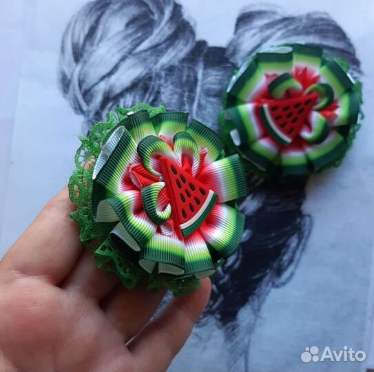 Бант заколка ягода