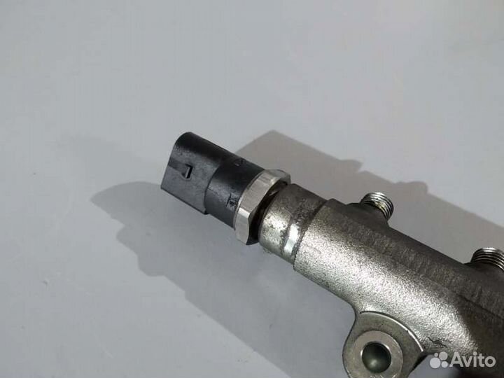 Топливная рампа Mercedes Vito W639 OM646