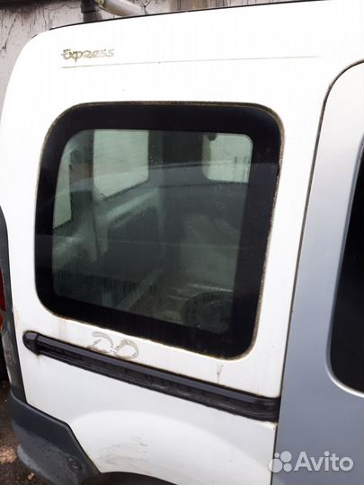 Renault Kangoo.Рено Канго.Стекло в зад.крыло