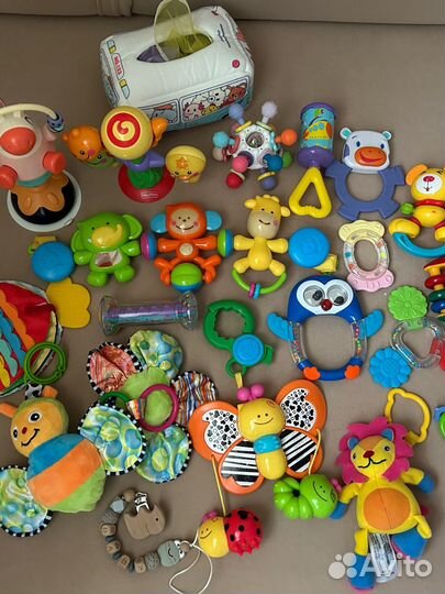 Фирменные игрушки 20 штук пакетом