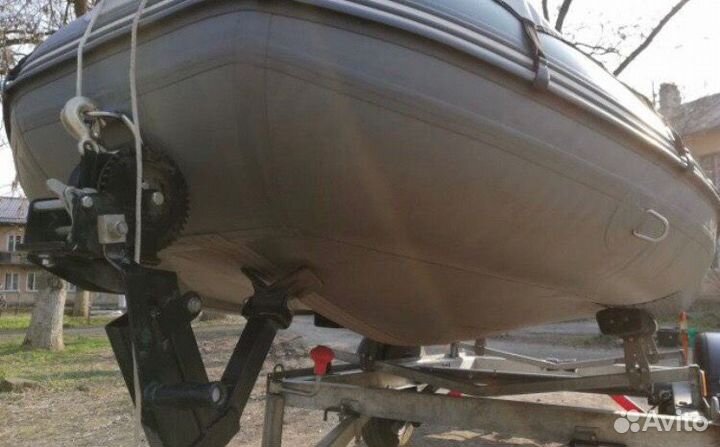 Лодка Gladiator 330 AL