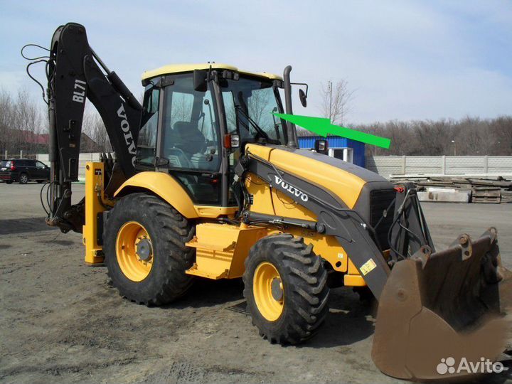 На Volvo BL61/71 2003/2009г.Стекло лобовое