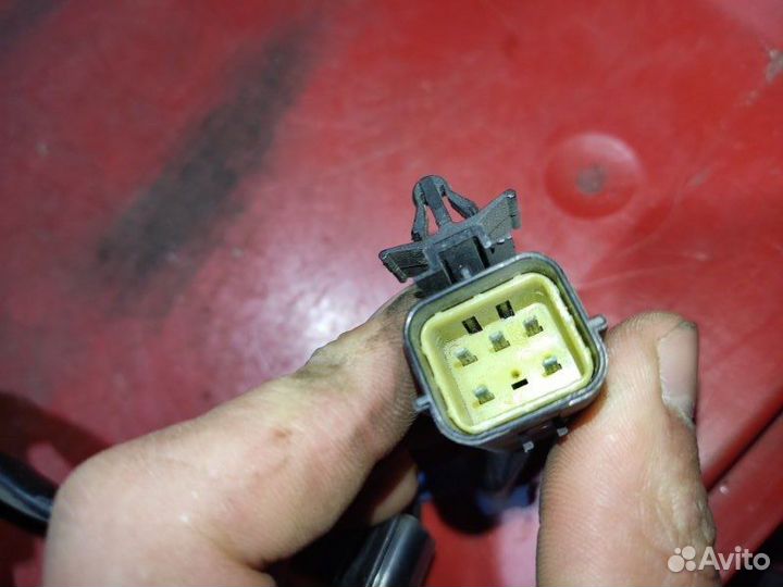 Замок двери передний правый Land Rover Range Rover