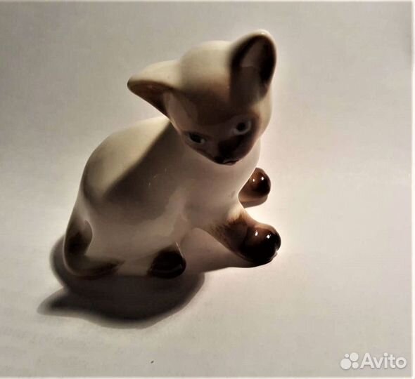 Скульптура ифз Котенок Парамоша сиамский, фарфор