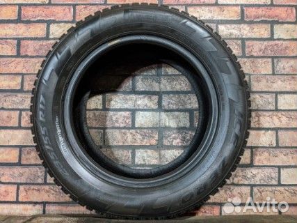 Pirelli Winter Ice Zero 235/55 R17