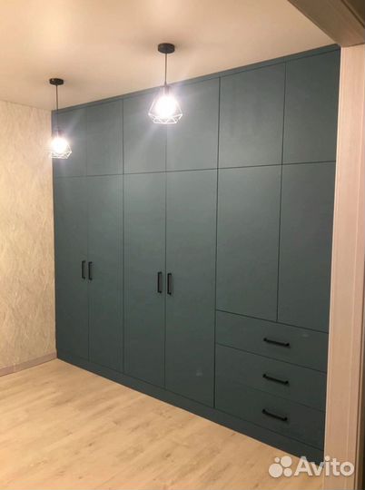 Шкаф распашной под ключ