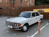 Mercedes-Benz W123 2.0 MT, 1982, 236 000 км, с пробегом, цена 700 000 руб.