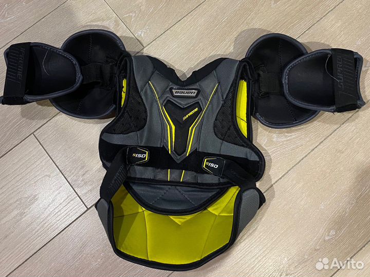 Нагрудник хоккейный bauer