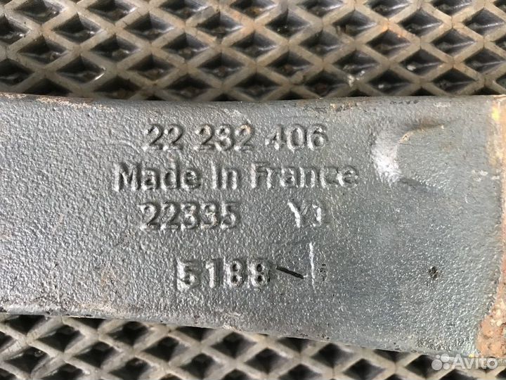 Кронштейн двигателя передний левый