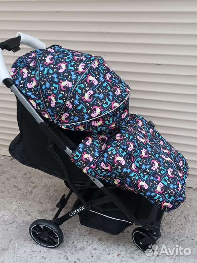 Прогулочная коляска новая