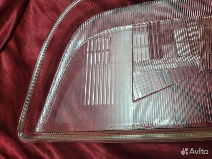 Стекло фары ксенон правое Мерседес w140