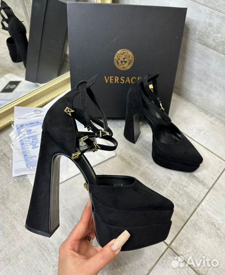 Туфли Versace на высоком каблуке и платформе