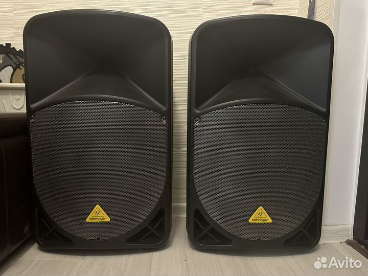 Активные колонки Behringer Eurolive B115D