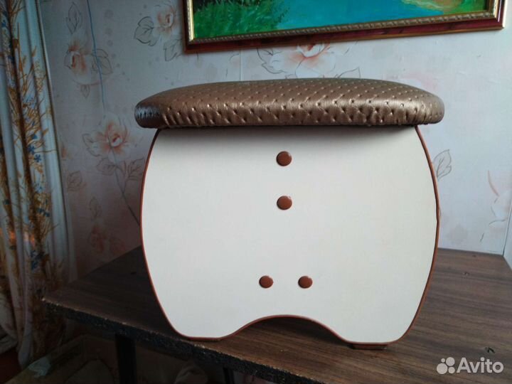 Детский туалетный столик