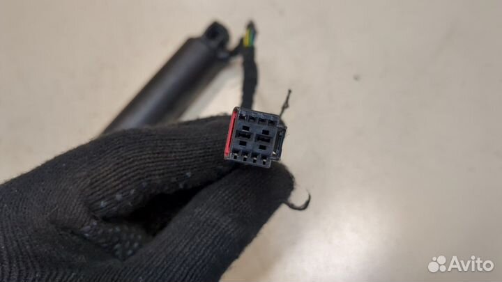 Амортизатор крышки багажника Volvo S90, 2017