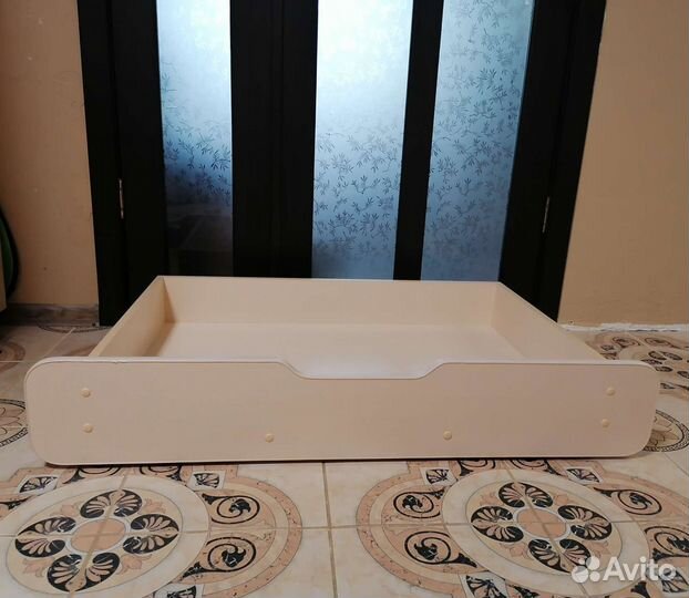 Ящик под кровать на колесиках