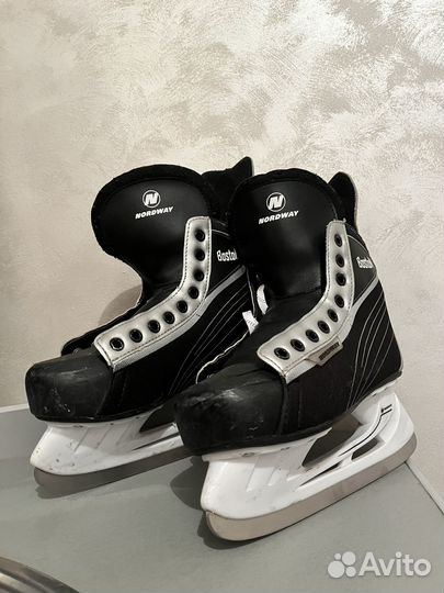 Коньки хоккейные