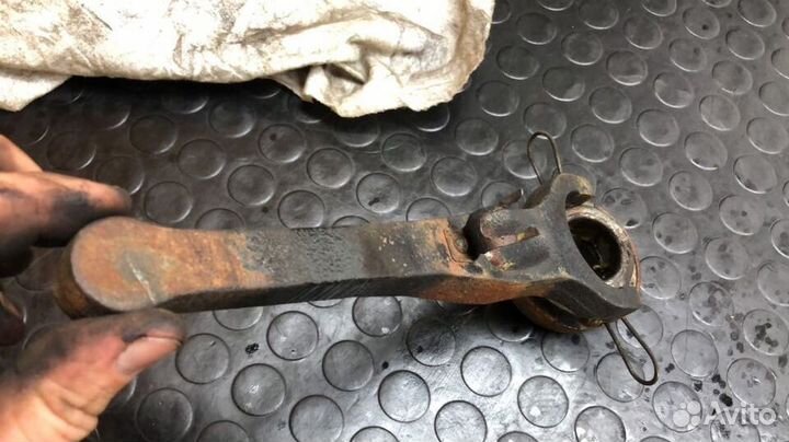 Вилка сцепления Mitsubishi L200