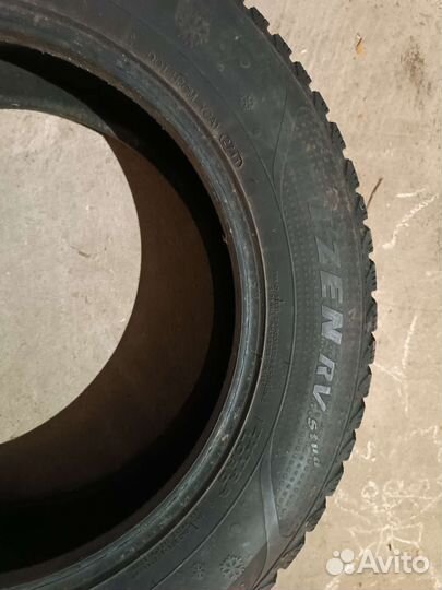 Kumho I'Zen RV Stud KC16 235/60 R18 107