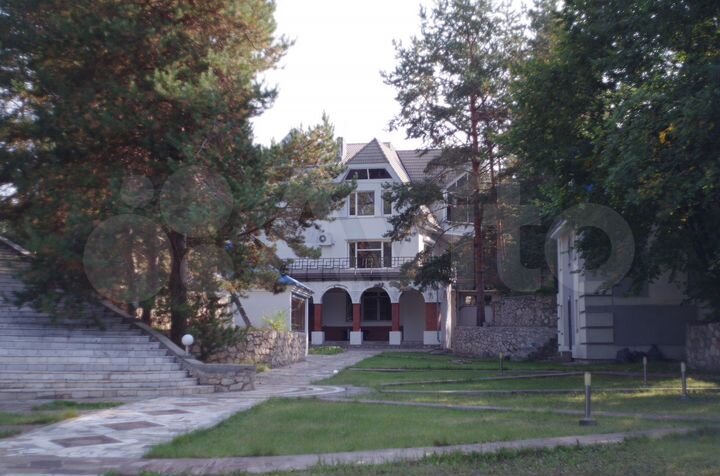 Коттедж 531 м² на участке 91 сот.