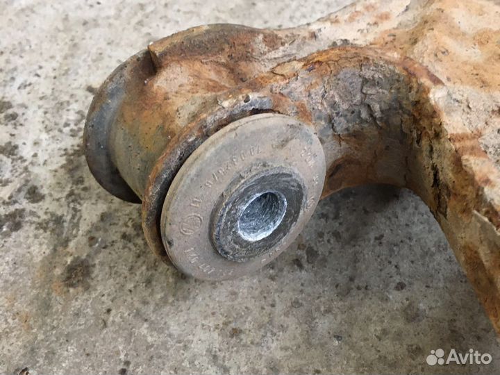 Рычаг передний правый Skoda Octavia A5 (3315)