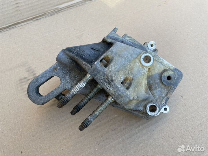 Кронштейн двигателя Ford Focus 2 1,4-1,6