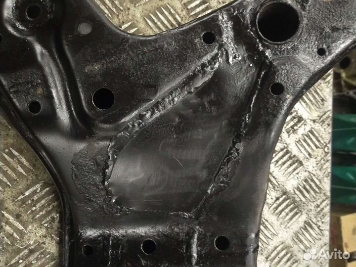 Подрамник Митсубиси аутлендер xl 3.0