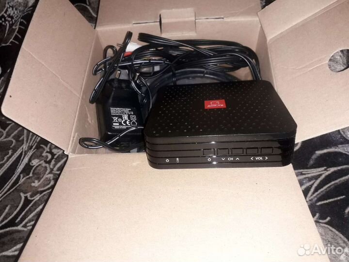 Продаю WI FI роутер дом.ру и беспроводной маршрути