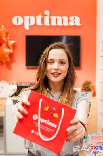 Продавец в магазин косметики 