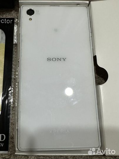 Sony Xperia Z1, 2/16 гб