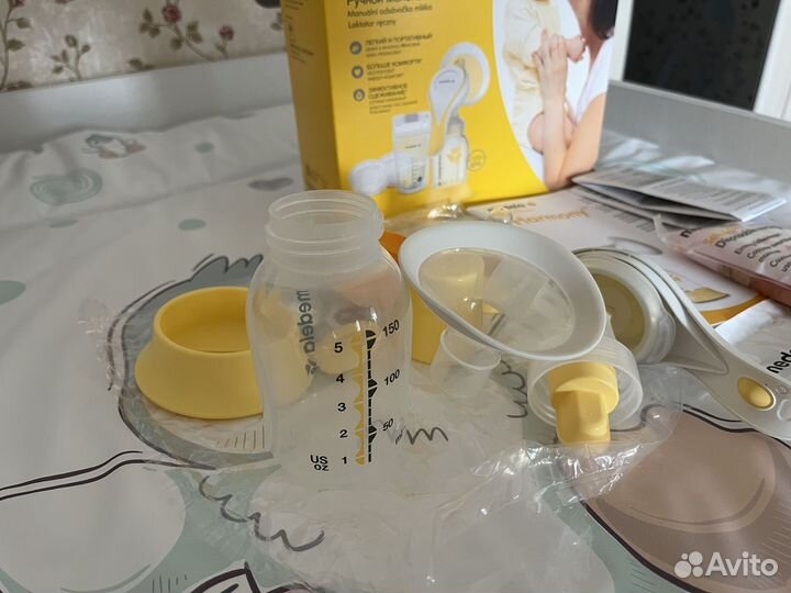 Молокоотсос ручной medela harmony essential pack