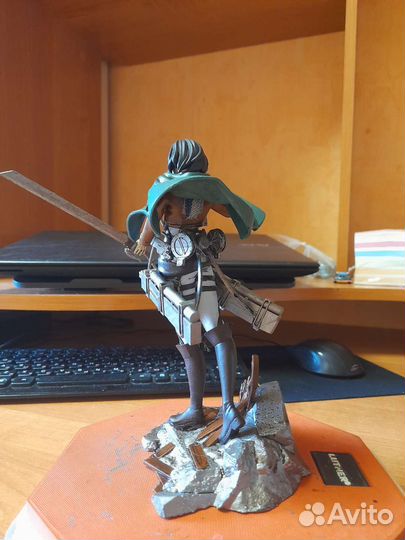 Атака Титанов фигурка