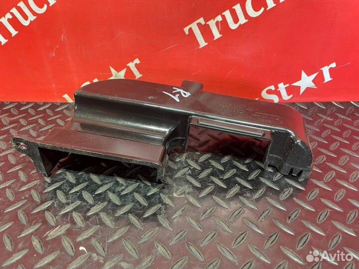 Крышка воздуховода кабины Renault T